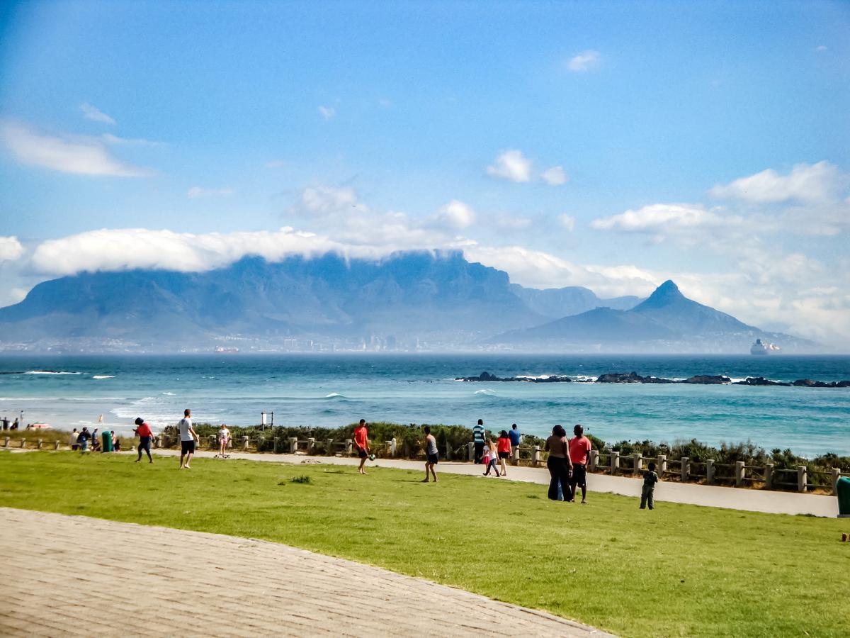 Heaven On Earth - Blouberg Beachfront Self-Catering Apartment Bloubergstrand Bagian luar foto