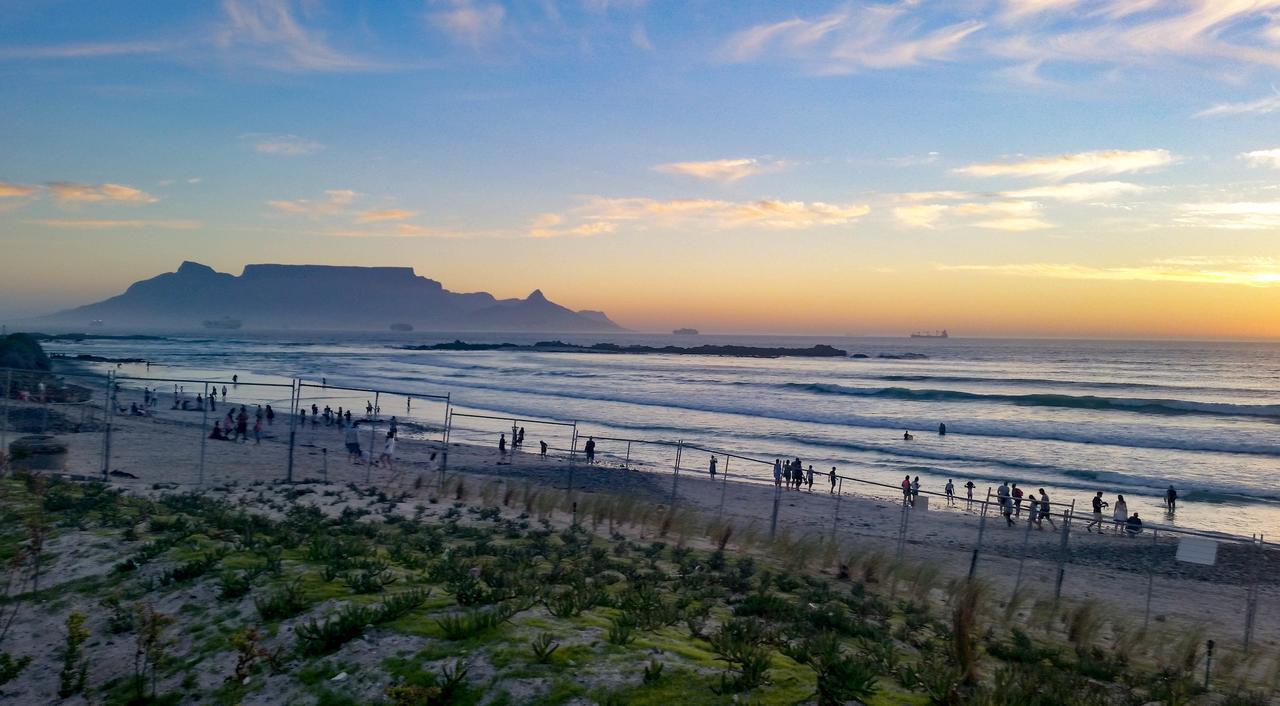 Heaven On Earth - Blouberg Beachfront Self-Catering Apartment Bloubergstrand Bagian luar foto